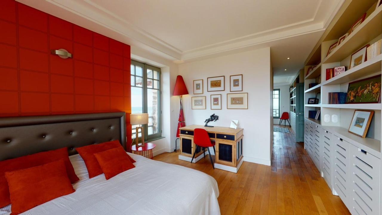 Casa de férias Les Roches Grises, Luxueuse Face Mer, 4etoiles, Et Jardin Panoramique, Societe La Clef Decamp
