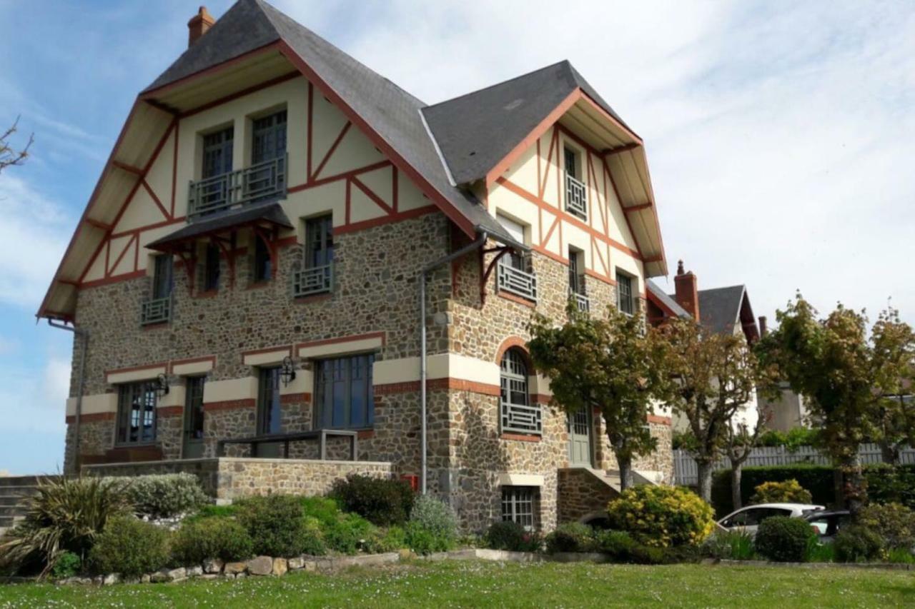 Hébergement de vacances Les Roches Grises, Luxueuse Face Mer, 4étoiles, Et Jardin Panoramique, Société La Clef Decamp Granville